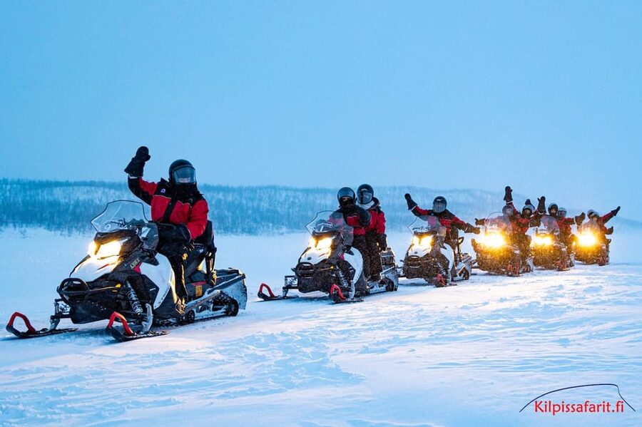 Kilpisjärvi: Border of Three Countries Snowmobile Safari - From Kilpissafarit to the frozen lake