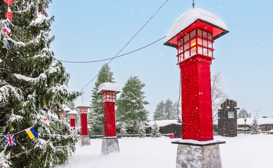 Levi: Day Trip to Santa Claus Village with Lunch - The long winter ride from Levi to Rovaniemi