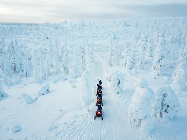 Levi: Easy Snowmobile Safari into the Nature - Learning to handle the snowmobile