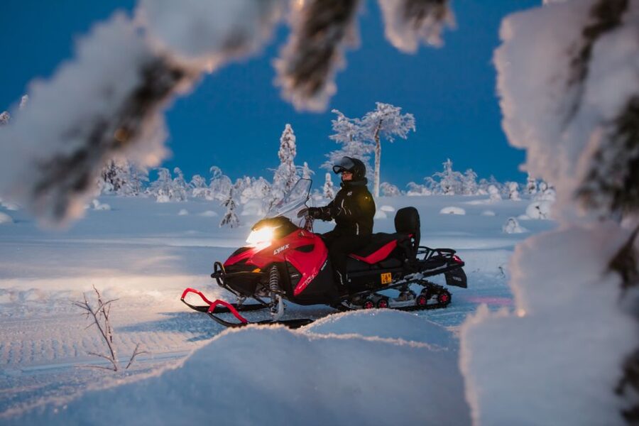 Levi: Evening Snowmobile Safari - Riding beneath the Arctic night