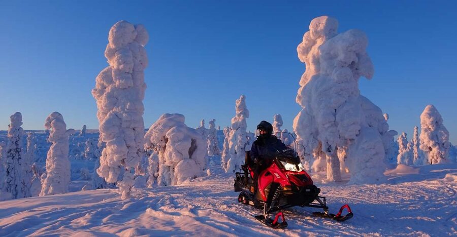 Levi: Evening Snowmobile Safari - Learning to drive before the real ride