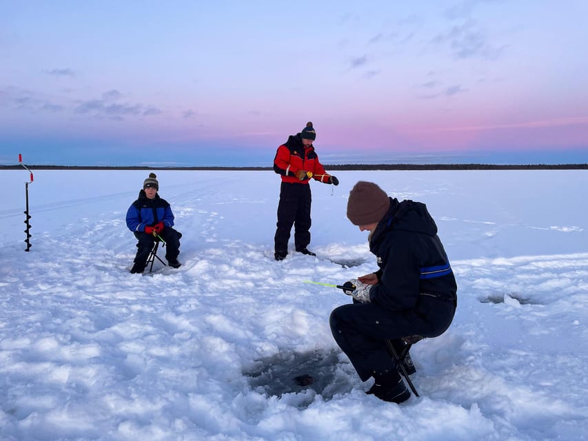Levi: Ice Fishing Trip in a small group - From Levi to the frozen lake in 15 minutes