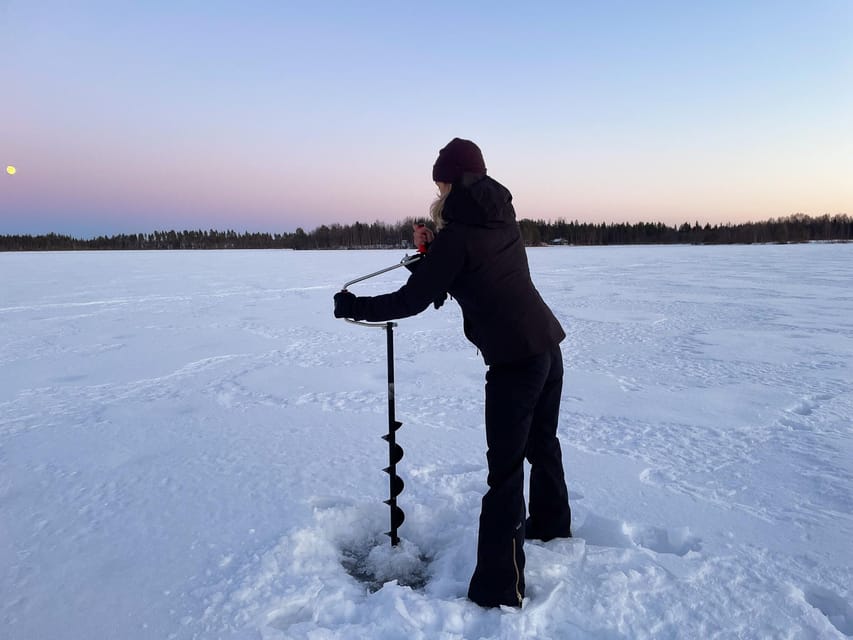 Levi: Ice Fishing Trip in a small group - A simple itinerary with a genuine sense of place