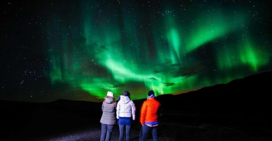 Levi: Northern Lights Hunt Including Campfire Snacks - Campfire food: simple, warm, and part of the charm