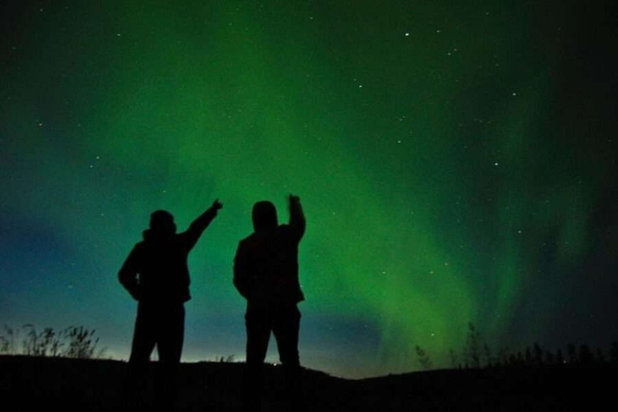 Levi: Northern Lights Hunt Including Campfire Snacks - Local stories give the waiting time a purpose
