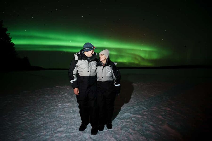 Levi: Northern Lights Hunting - Photography Tour - Second secret stop: 90 minutes of photography and camp activities