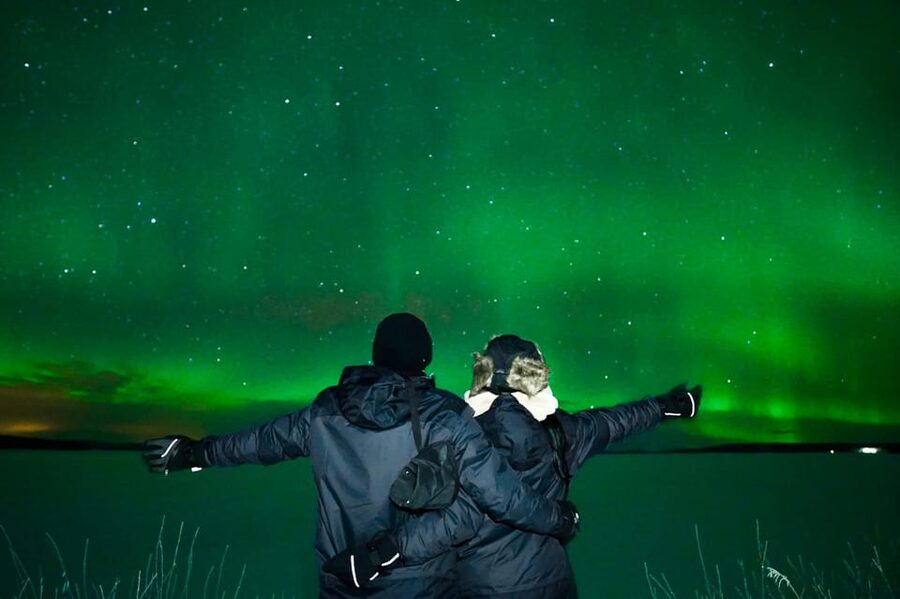 Levi: Northern Lights Tour with Guaranteed Sightings - Learning from a guide who also takes photos