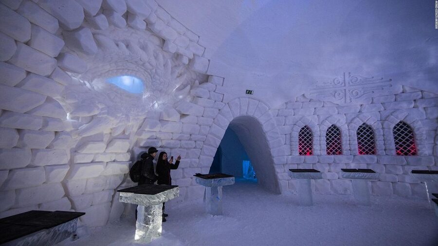 Levi: Snow Village Guided Tour - Walking through the Ice Hotel rooms