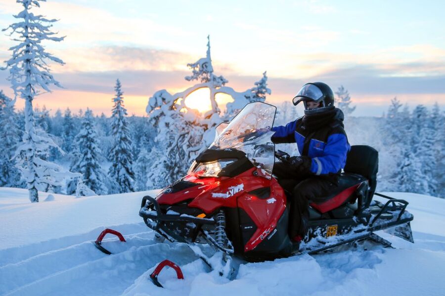 Levi: Snowmobile Safari for Adults - Leaving Levi for the Finnish wilderness