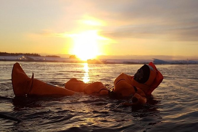 Midnight Sun Floating Experience in Forest Lake - Key details before you book