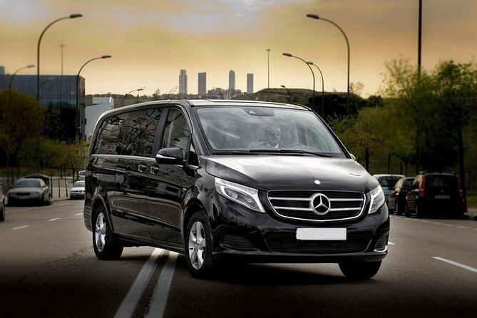 Minivan Departure Transfer Helsinki City to Helsinki Airport HEL - Why a private van can make sense for your group
