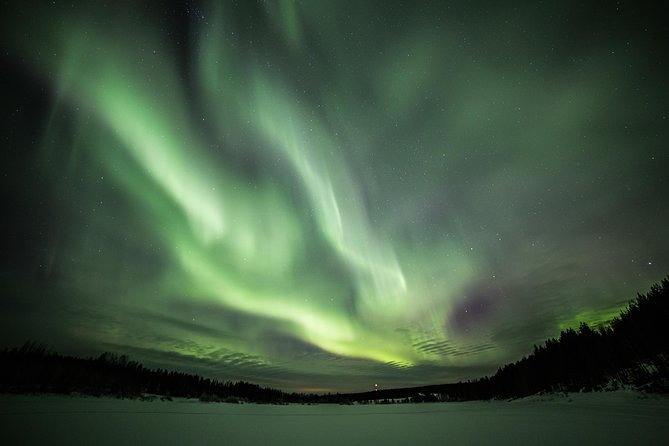 Northern Lights Hunt Including Snacks on Campfire from Rovaniemi - Finding a dark lake or forest clearing
