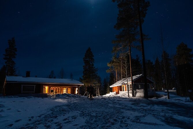 Northern Lights Hunting in Lappish old cottage - Guides, explanations, and photography help