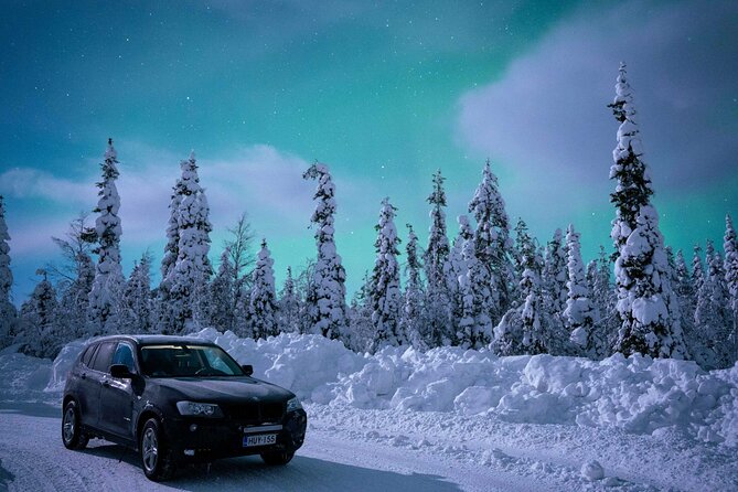 Northern Lights Hunting Photography Tour in Levi - Photography help for cameras and phones
