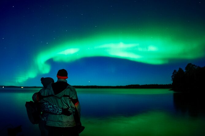Northern Lights Rovaniemi: Guaranteed Viewing & Unlimited Mileage - Winter gear, hot drinks, and roadside comfort