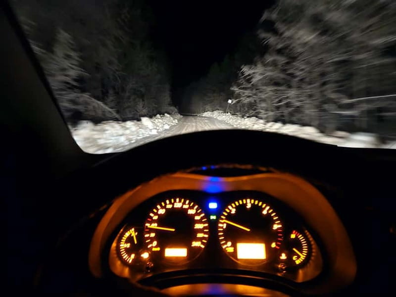 Oulu: Starguaranteed Northern Lights Mobile Chase - Stop one: leaving Oulu for darker skies