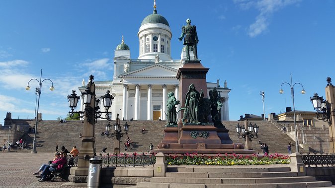 Private Culinary and Culture Tour in Helsinki - Walking through central Helsinki with a local guide