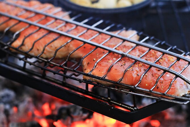 PRIVATE Glass Igloo Dinner Under Northern Lights - Who will enjoy this most