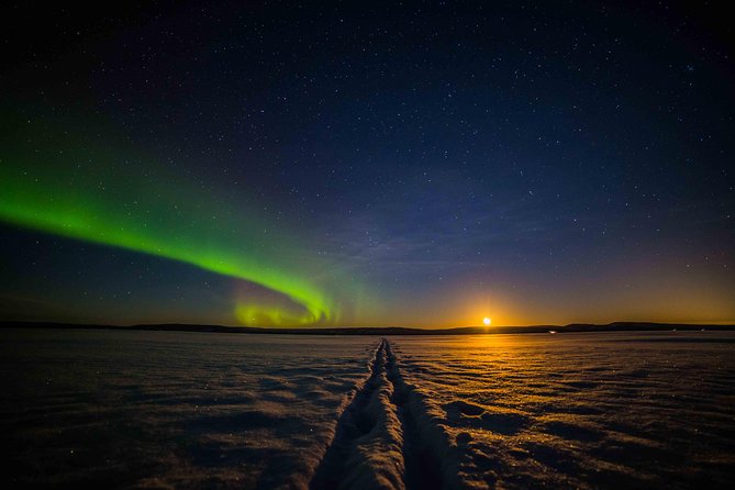 Private Northern Lights photography tour in Rovaniemi - The guide’s real job: read the sky and keep moving