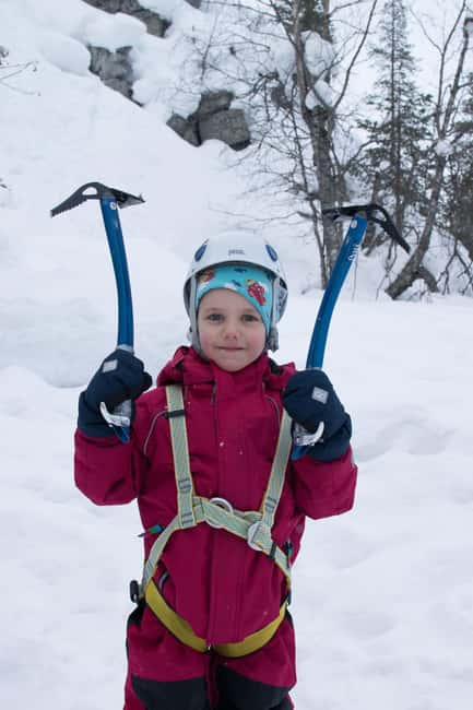 Pyhätunturi: Kid's Ice Climbing Adventure in Finnish Lapland - Meeting at Hotel Pyhätunturi and Getting Equipped