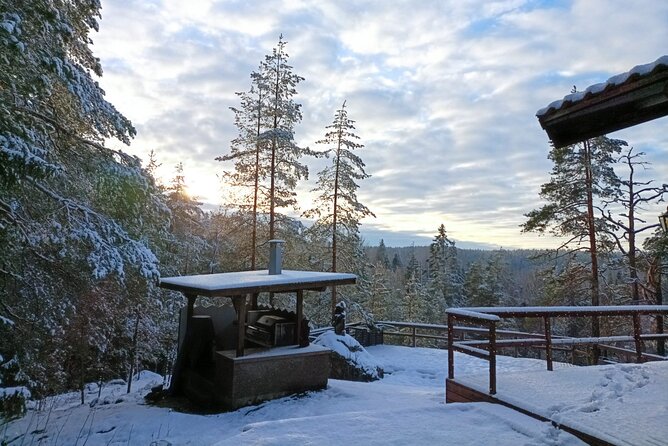 Reindeer Park & Horse Stables Safari - Fire, bread, coffee, and berry flavors