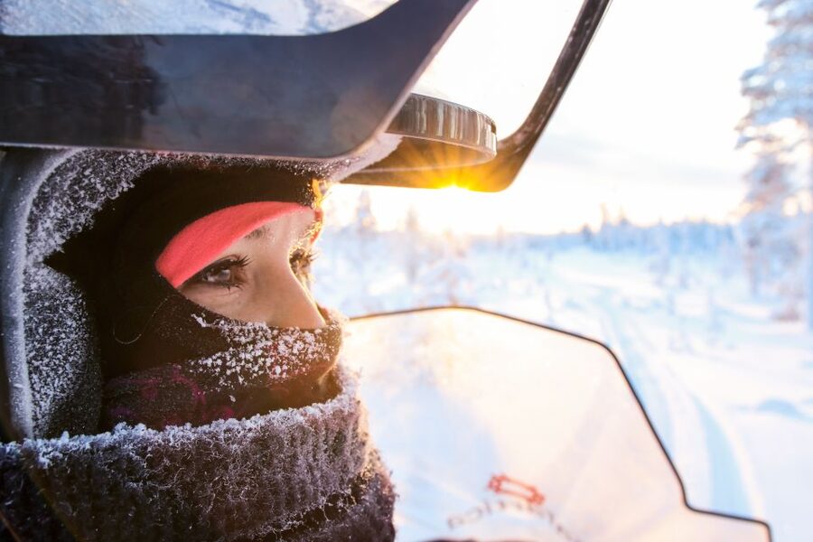 Rovaniemi: 2-Hour Snowmobiling Experience - Frozen rivers, hills, and forest tracks