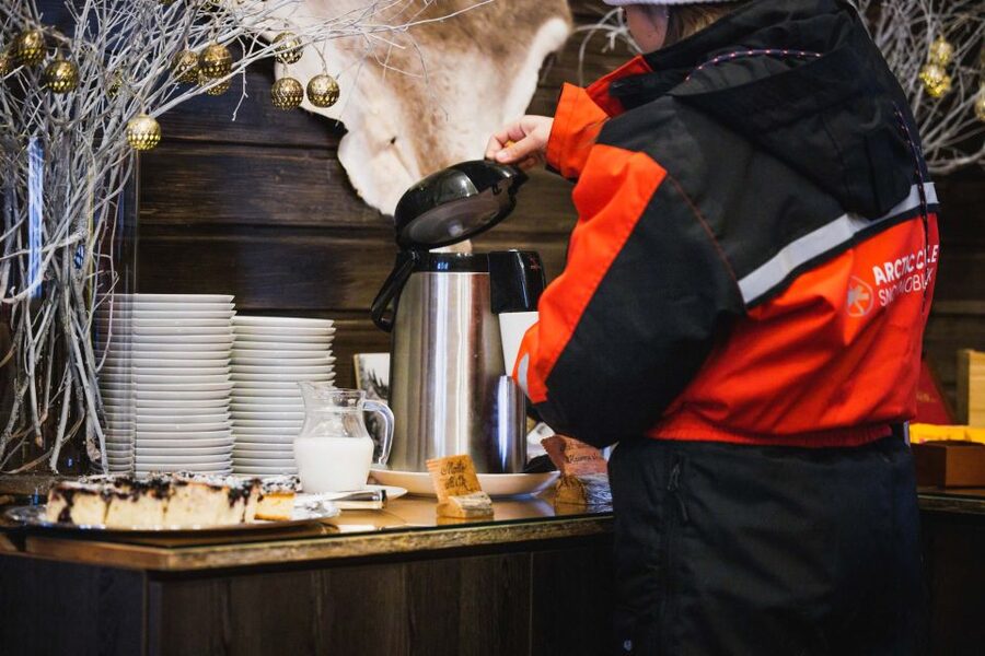 Rovaniemi: Arctic Circle Highlights by Snowmobile - One day, four classic Lapland experiences