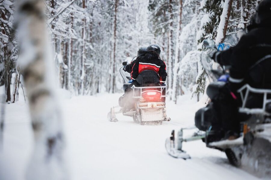 Rovaniemi: Arctic Circle Highlights by Snowmobile - The husky ride brings more energy