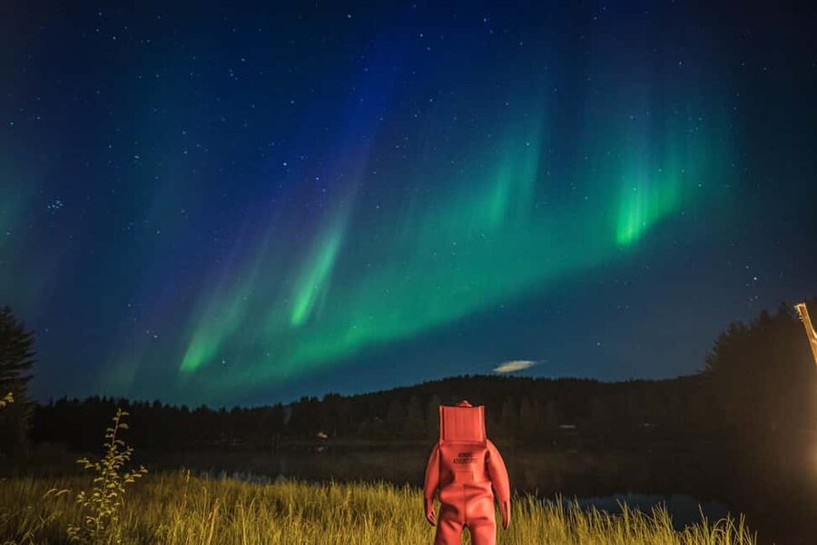 Rovaniemi: Arctic Ice Floating and Northern Lights Tour - Looking for the Northern Lights