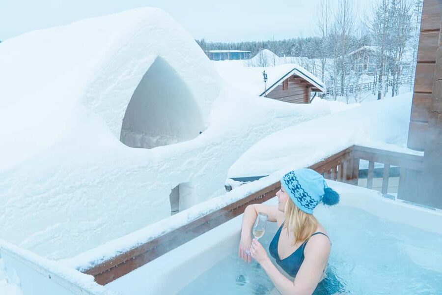 Rovaniemi: Arctic Snow Hotel Tour and Snow Sauna Experience - The hotel tour, from ice rooms to the Ice Chapel