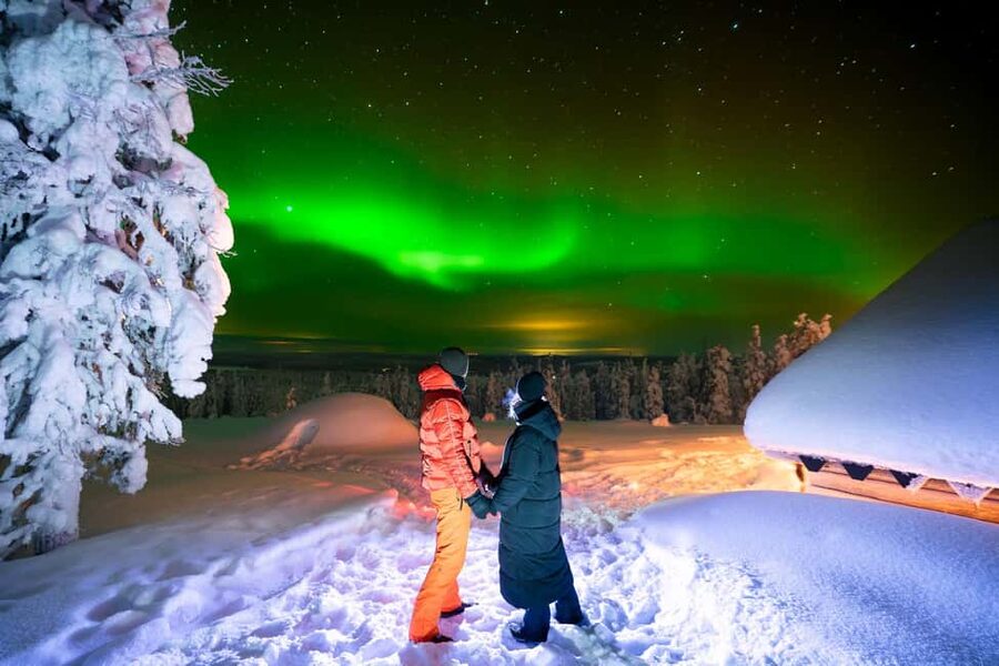 Rovaniemi: Aurora Hunt with Money-Back Guarantee and Photo - Who will get the most from this aurora hunt