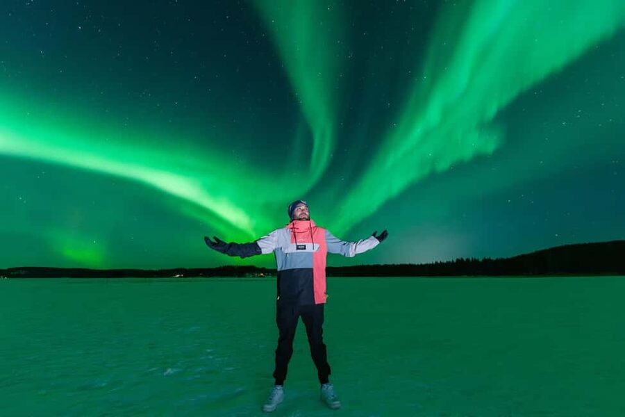 Rovaniemi: Aurora Hunt with Money-Back Guarantee and Photo - The van ride: two hours of Arctic searching