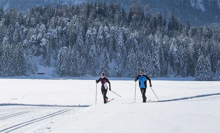Rovaniemi: Cross Country Wilderness Ski Adventure - Getting comfortable on Finnish cross-country skis