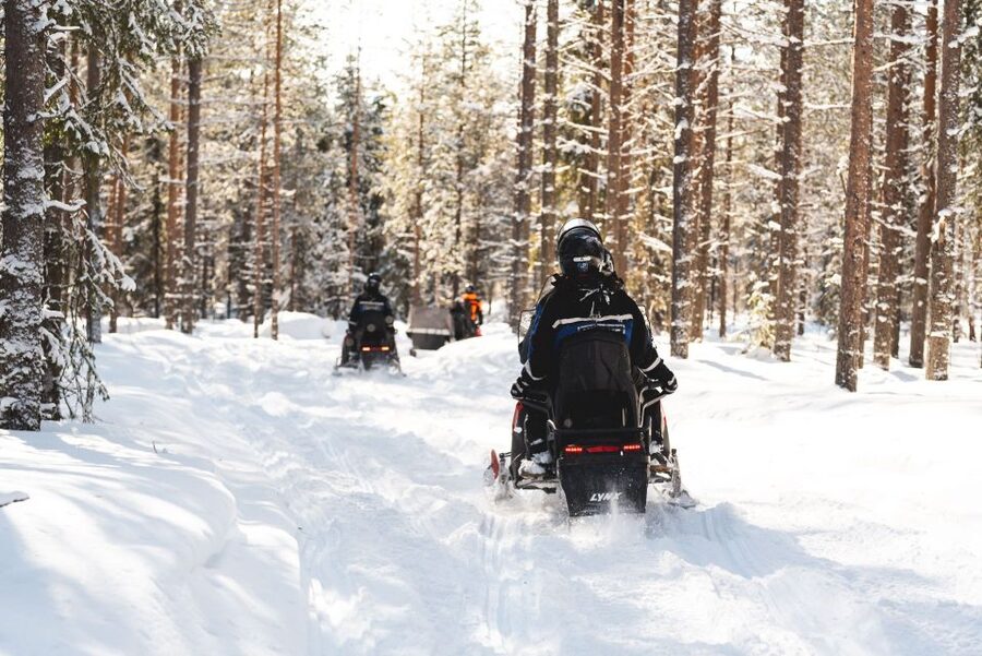 Rovaniemi: Easy Snowmobile Safari - Getting dressed for the cold