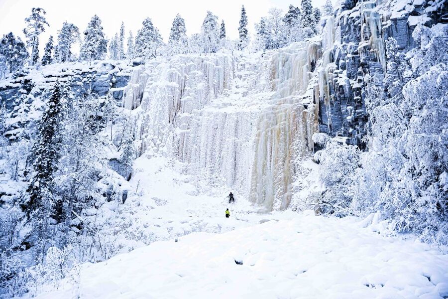 Rovaniemi: Frozen Waterfalls of Korouoma Canyon & Pro Photos - Hiking past three frozen waterfalls