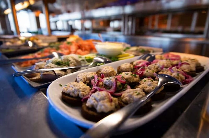 Rovaniemi: Full-Day Highlights Tour with Buffet Lunch - Guides, Transport, And Group Conditions