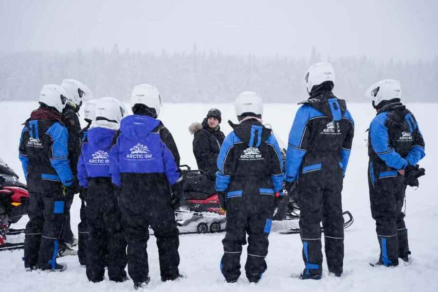 Rovaniemi: Guided Wilderness Snowmobile Safari & Barbeque - Photo stops, forests, and the limits of the route