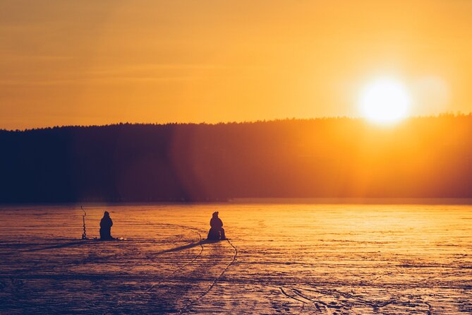 Rovaniemi: Ice Fishing from Private Lakefront Property & BBQ - What happens on the frozen lake