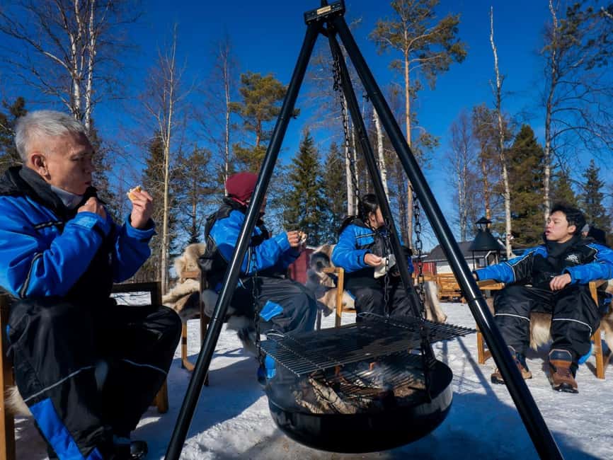 Rovaniemi: Ice Fishing Small Group Tour & Barbeque - Barbecue, hot drinks, and a warmer ending