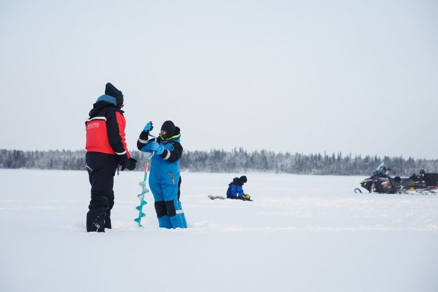 Rovaniemi: Ice Fishing & Snowmobile Safari Combo Day - Guides make the difference