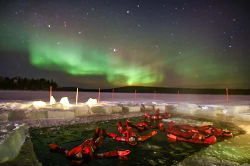 Rovaniemi: Ice Floating in Forest Lake with Aurora Borealis - What makes ice floating so unusual