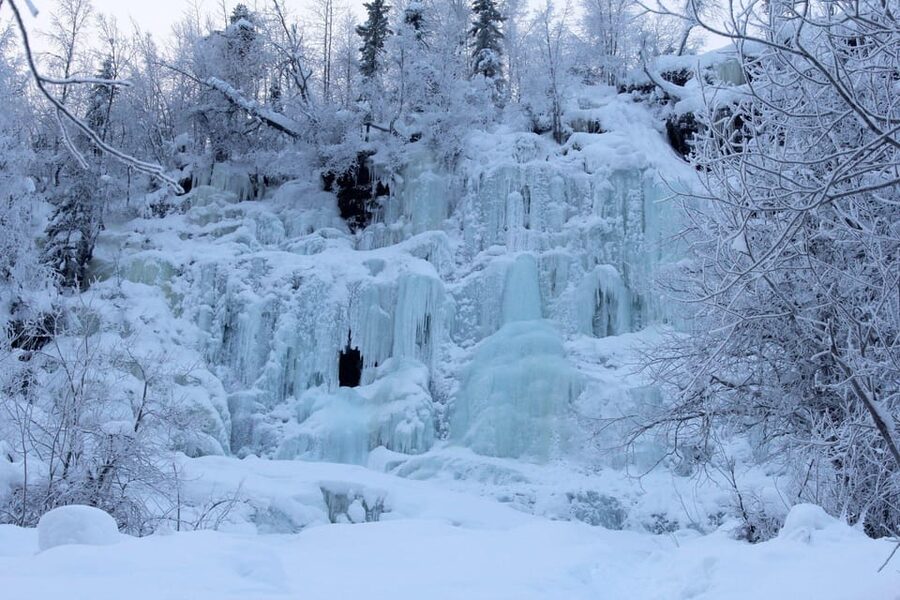 Rovaniemi: Korouoma Canyon Frozen Waterfalls Guided Hike - The early pickup and drive from Rovaniemi