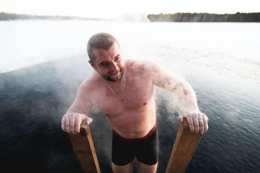 Rovaniemi: Lappish Evening Experience with Dinner - Salmon by the fire in a wooden cottage