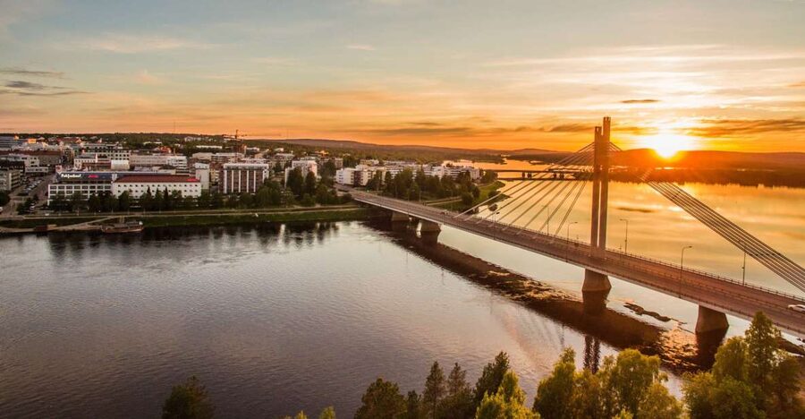 Rovaniemi: Midnight Sun Photography Tour - The longer forest and wilderness stop