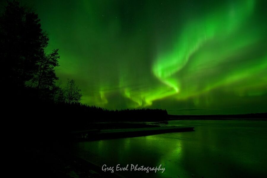 Rovaniemi: Northern Lights Hunting in Lappish old cottage - The two-hour cottage and campfire stop