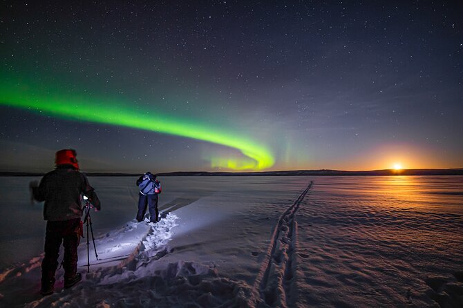 Rovaniemi Northern Lights Photography Small-Group Tour - The small-group minivan ride
