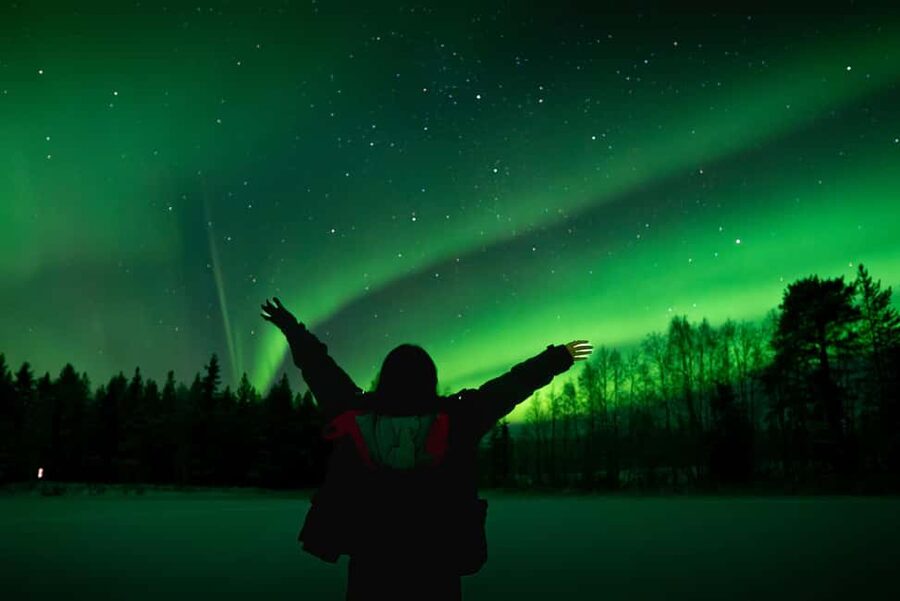 Rovaniemi: Northern Lights Photography Tour & BBQ - Meeting in central Rovaniemi, then heading into the dark