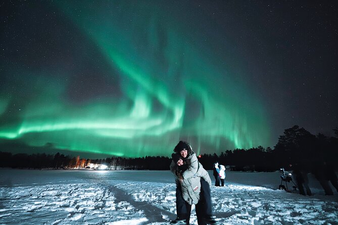 Rovaniemi: Northern Lights Pro Guaranteed - Unlimited Distance - Small group, personal attention, and real guide effort