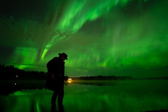 Rovaniemi: Northern Lights Small Group Money-Back Guarantee - The photography service and what to expect