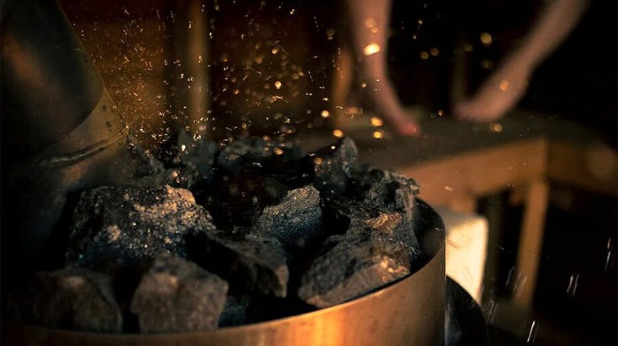 Rovaniemi: Northern Lights Trip with Arctic Sauna & Jacuzzi - From Rovaniemi into the Arctic forest
